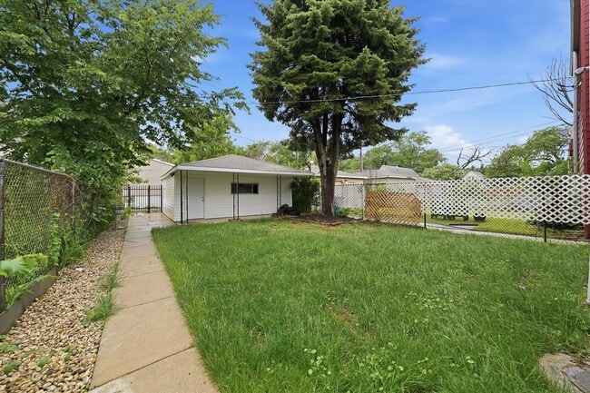 Photo - 7152 S Racine Ave Unidad 2