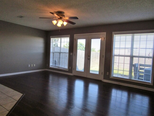 Photo - 158 Woodmere Dr Unit 1
