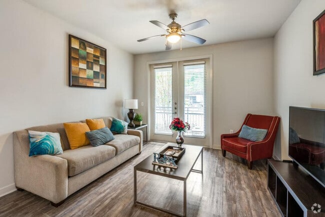 Building Photo - 2627 Live Oak St Rental