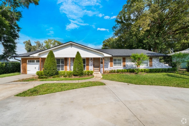 Building Photo - 201 Cedarwood Dr Rental