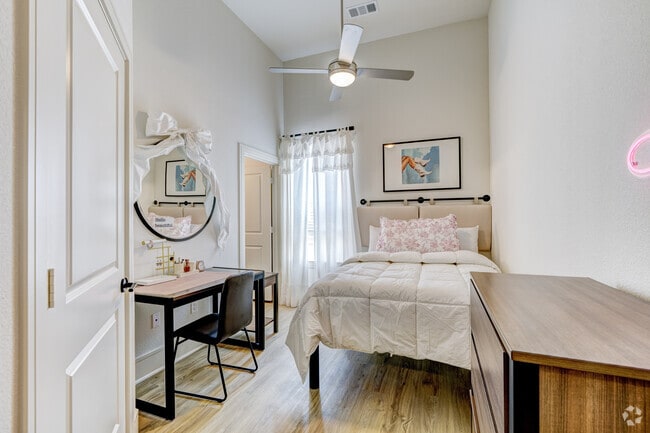 4 habitaciones, 4 baños - 1275 pies cuadrados - Dormitorio - The Landing College Station