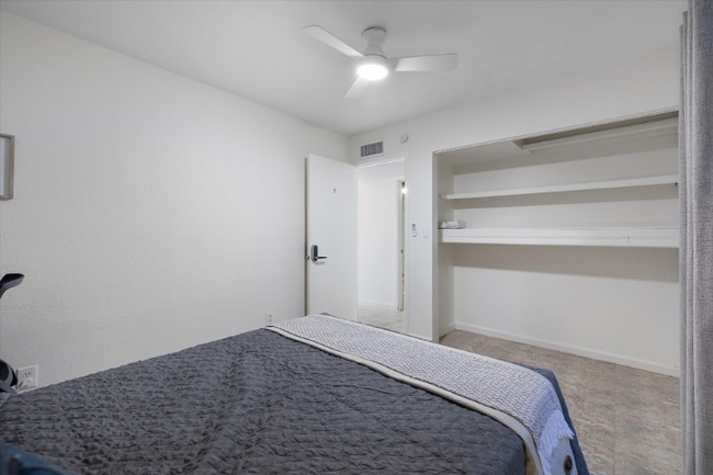 Photo - 334 W Horseshoe Ave