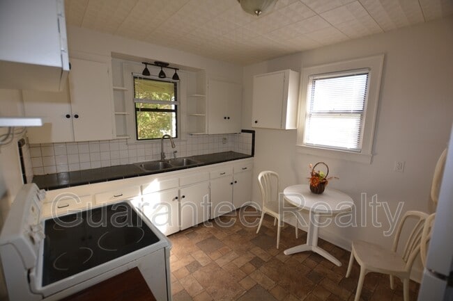 Photo - 2246 SE 3rd Ave