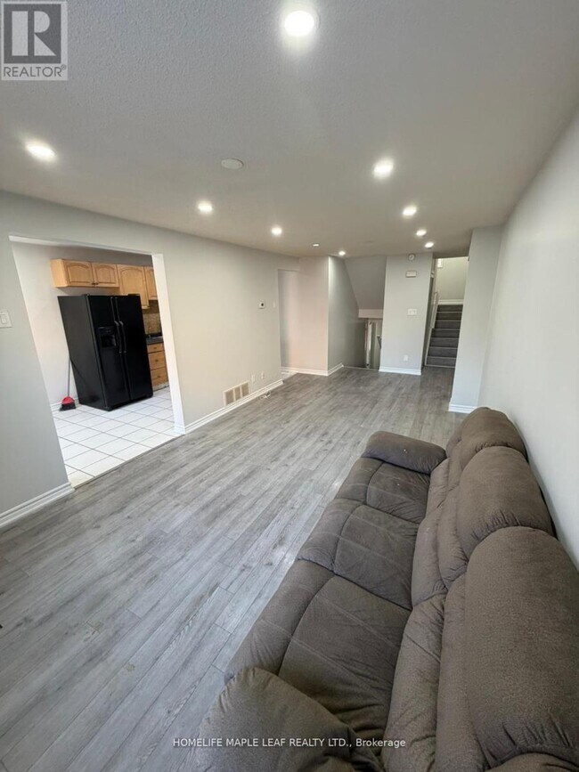 Photo - 11 Rusthall Way