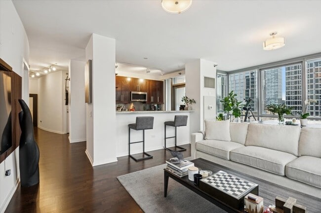 Photo - 123 S Green St Unit 803B