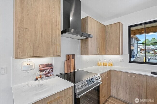 Photo - Brand NEW 3 Bedroom Condo for rent in Lynden!