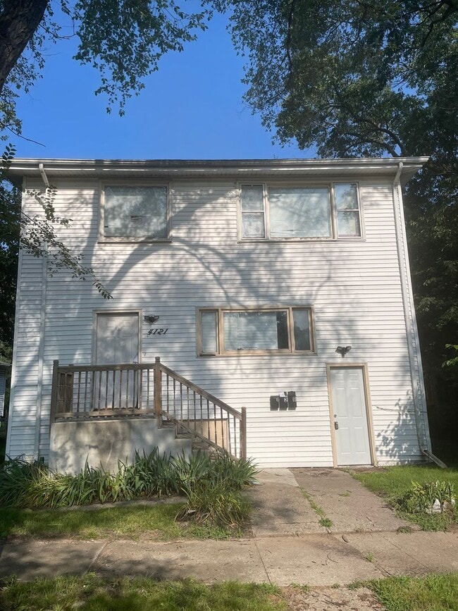 Building Photo - Apartment Unit with Appliances