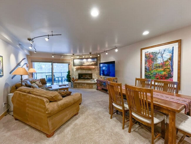 Photo - Walk to Town, Overlooking Carter Park, Garage Parking - Updated 2 Bed/2 Bath Available Now for Sk...