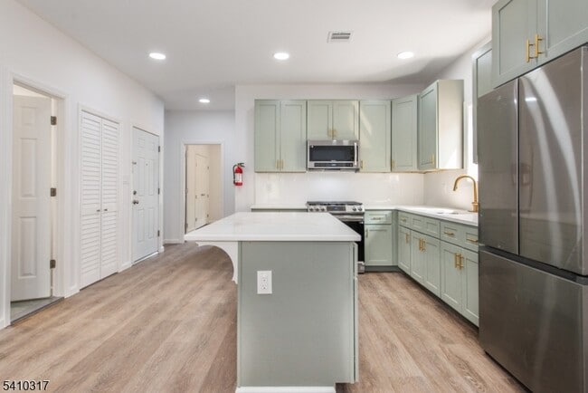 Building Photo - 64 Grace St Unit 1