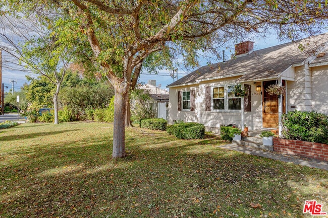 Photo - 11557 Cumpston St House