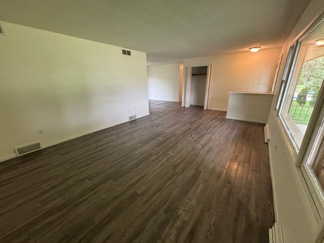 Photo - 3 Bed 2.5 Bath + Den House in Waunakee Wi