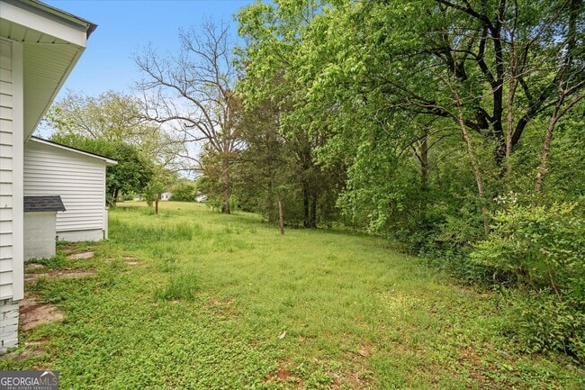 Photo - 734 W College St