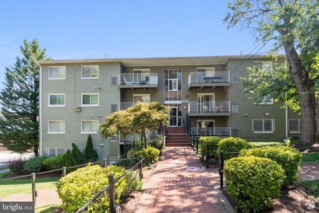 Building Photo - 4477 B St SE Unit 104 Rental
