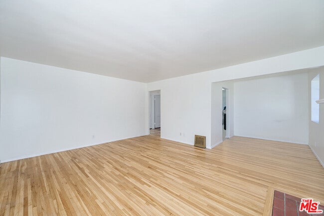 Photo - 3237 Midvale Ave