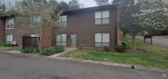 Building Photo - Maryville 37803 - 2 bedroom, 2 bath condo ...