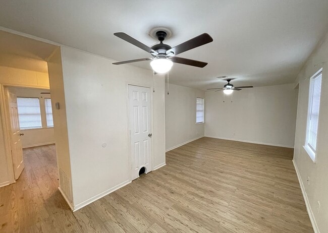 Photo - 109/111 E Comay Cir