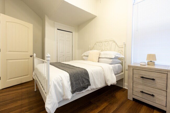 Photo - 4374 W Pine Blvd