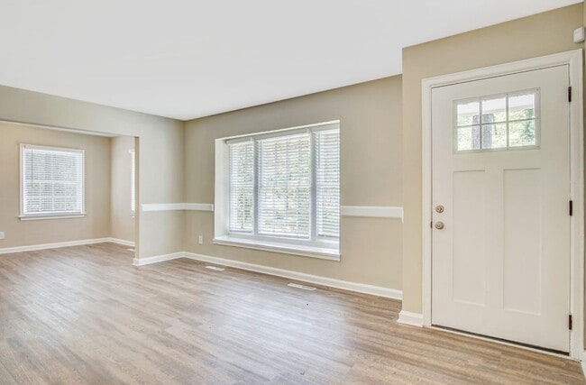 Photo - 2413 Ben Hill Rd