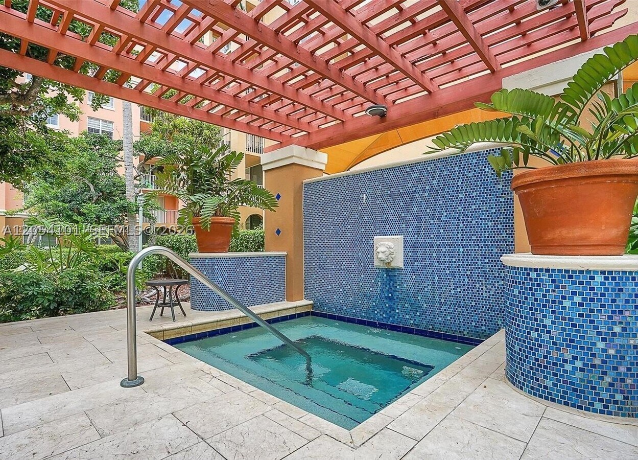 Photo - 19901 E Country Club Dr Unit 2401