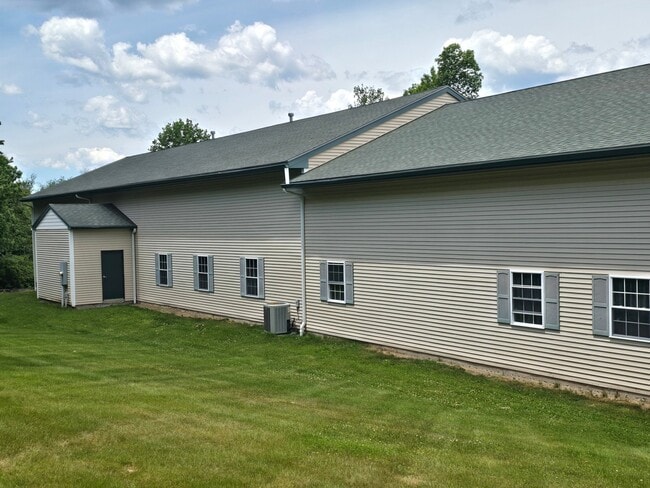 Photo - 443 Fairwood Rd