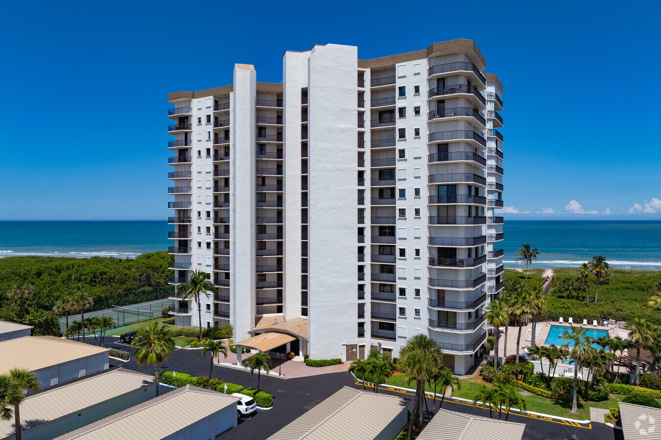 3120 N Highway A1A, Isla Hutchinson, FL 34949 - Tiara Towers Apartamentos