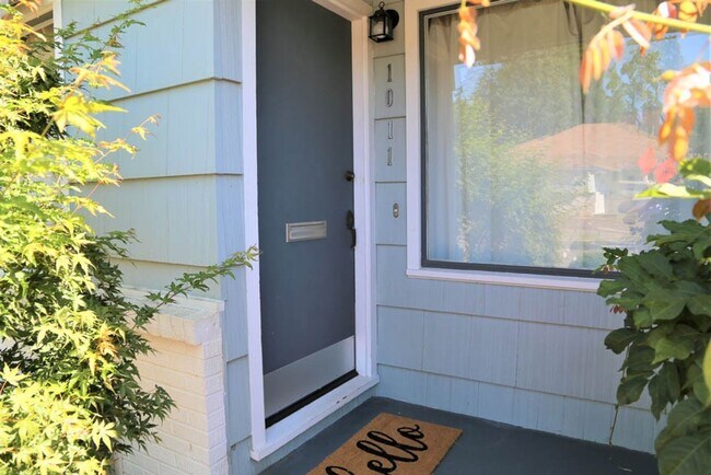 Photo - Charming 2 bed 1 bath Furnished, Utilities Included