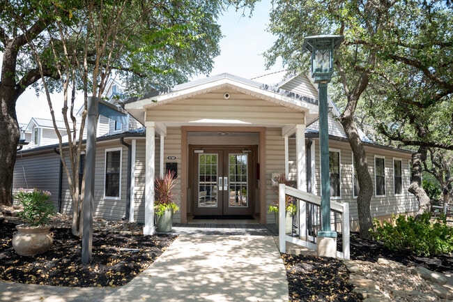 Hill Country Resort and Luxury Apartments