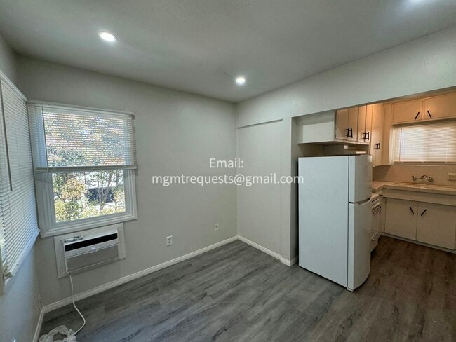 Building Photo - 4228 Tenth St, Unit 4234