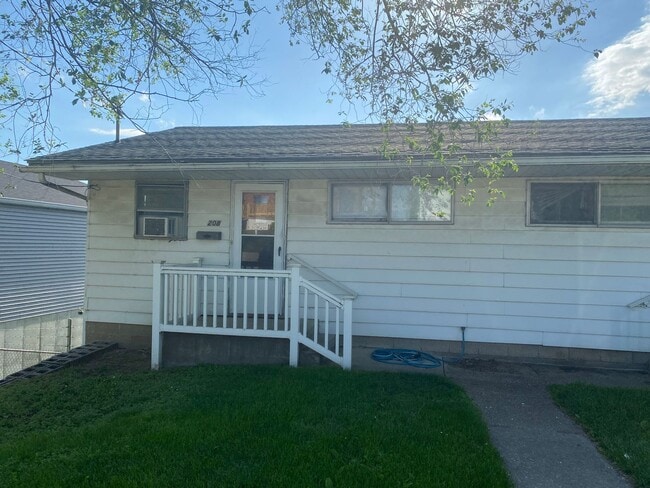 Building Photo - One Bedroom in Roxana Rental
