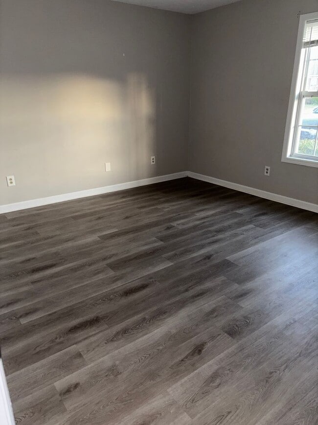 Photo - 2 Bedroom 1 Bath Duplex