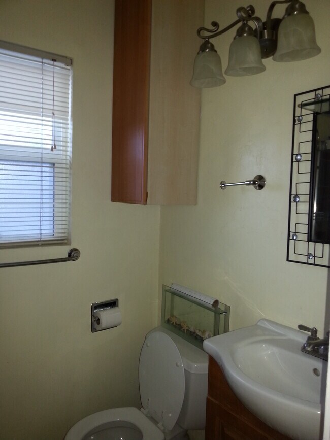 Photo - 4858 70th St