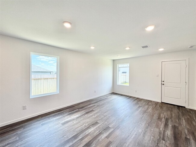 Photo - 40839 Hawthorne Glades St