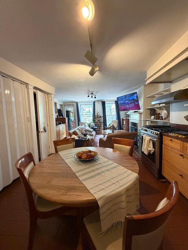 429 Beacon St Unit 1