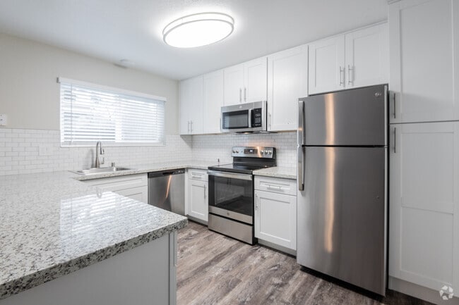 3BR, 2BA