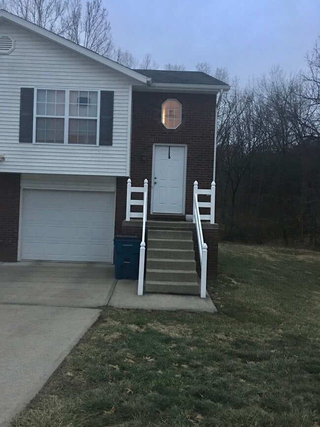 Building Photo - 5309 Deer Valley Dr Unit A