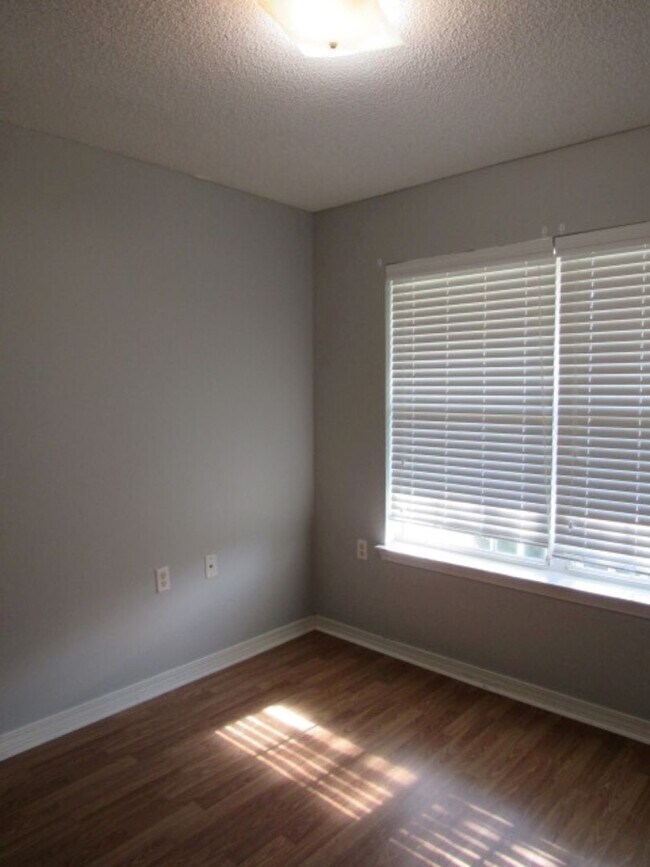 Photo - Easy access to bases, I-10 & Navy Federal campus!