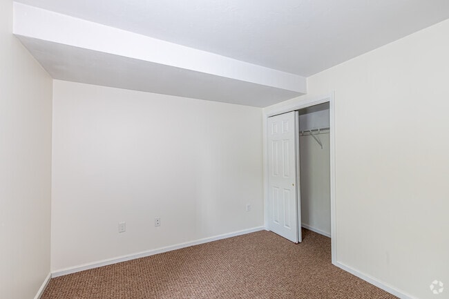 3BR, 2BA - Bedroom - University Crossing Apartments