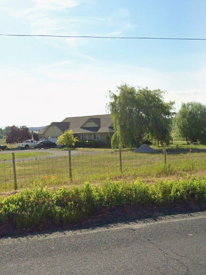 Beautiful 4 Bed 3 Bath in deer park House House Rental in Deer Park