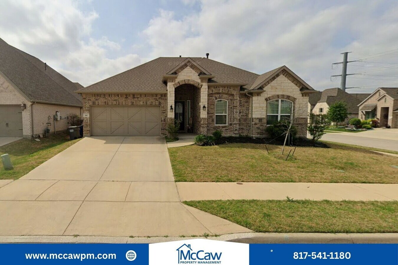 Photo - 301 Oak Hollow Way