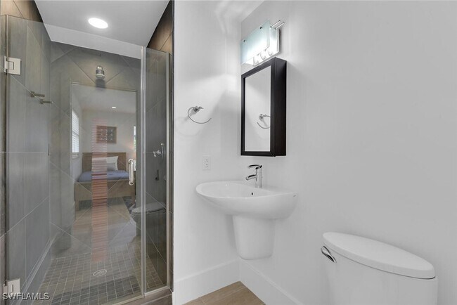 Photo - 420 Harbour Dr