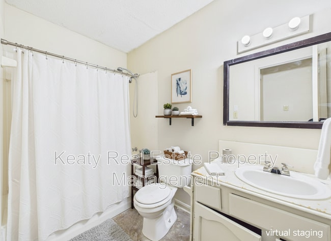 Photo - 102 Dorchester St
