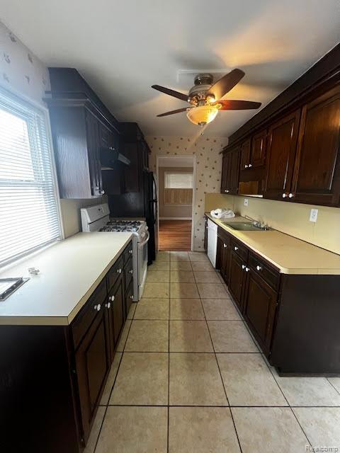 Photo - 4957 Polk St