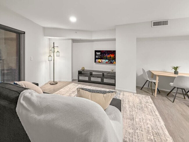 Building Photo - 1101 Euclid Ave Rental