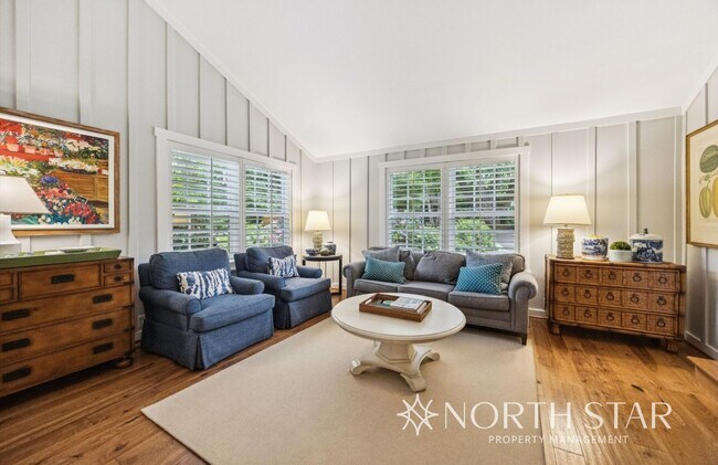 Photo - Charming 4-Bedroom Cottage in the Heart of... House