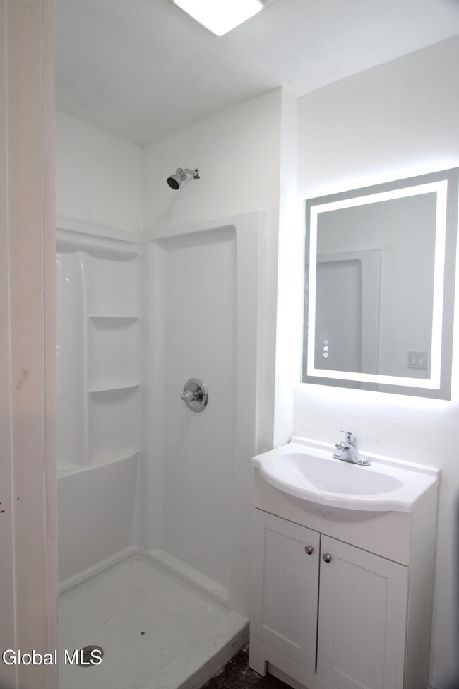 51 Main St Unit #3