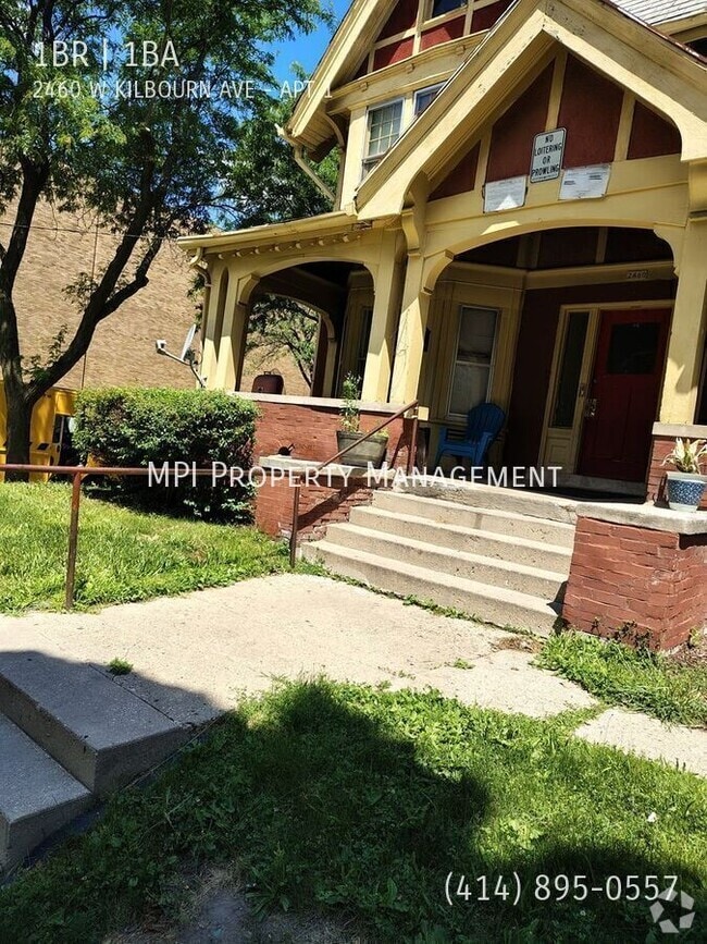 Building Photo - 2460 W Kilbourn Ave Unit APT 1