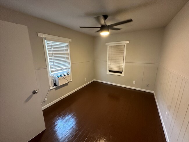 Photo - 2721 Napoleon St