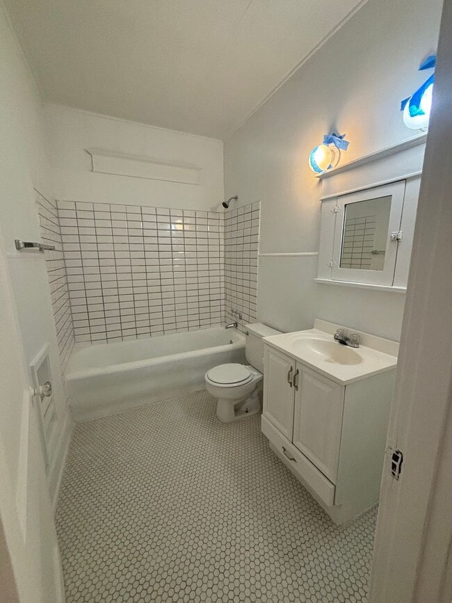 Photo - Cute South Highlands Apt.