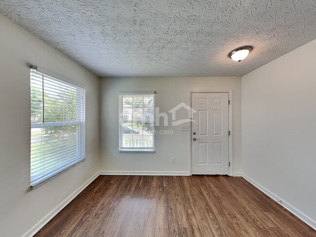 Photo - 1521 McKinney Ln