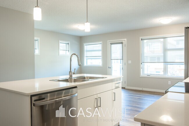 Photo - 17223-1729A 9A Ave SW